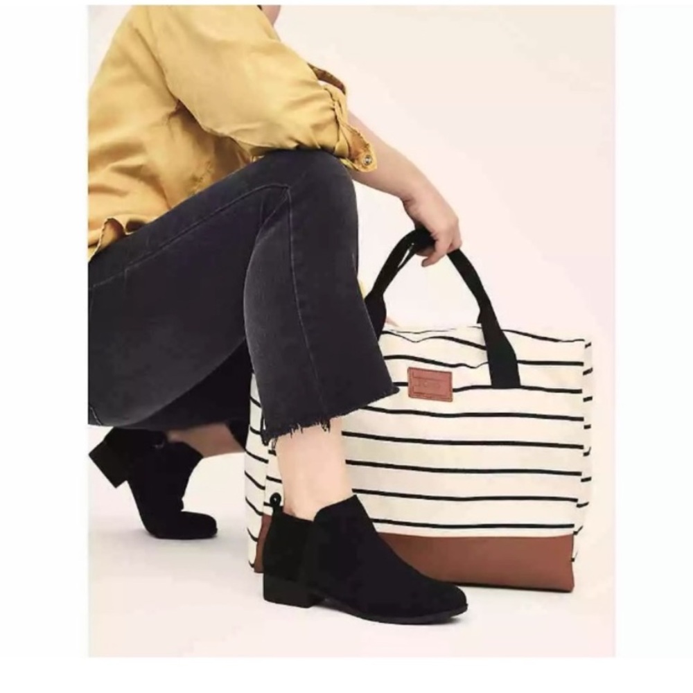 TOMS black and‎ cream Striped OVERNIGHT Canvas Tote / Weekender Bag
